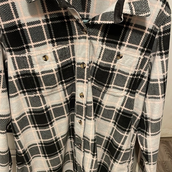 Time and True Soft Button Up Flannel Shirt 👚 Size Large. Black, Gray And Pink. - Picture 7 of 7